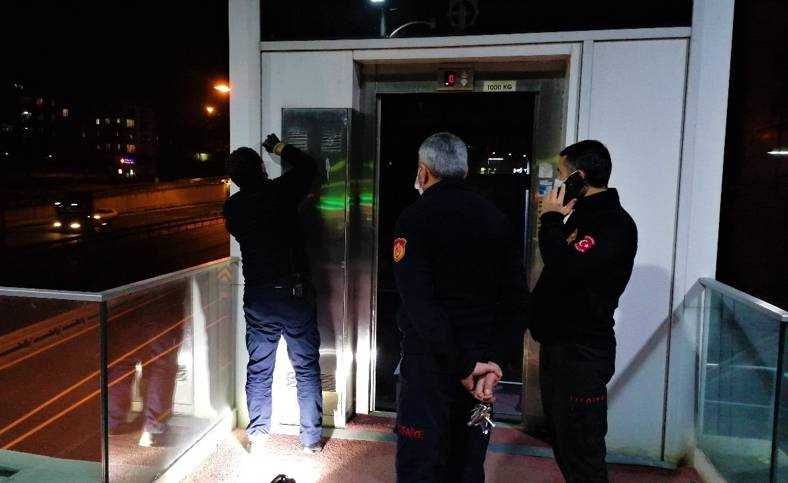 Gebze'de asansörde mahsur kalan 2 kardeş kurtarıldı