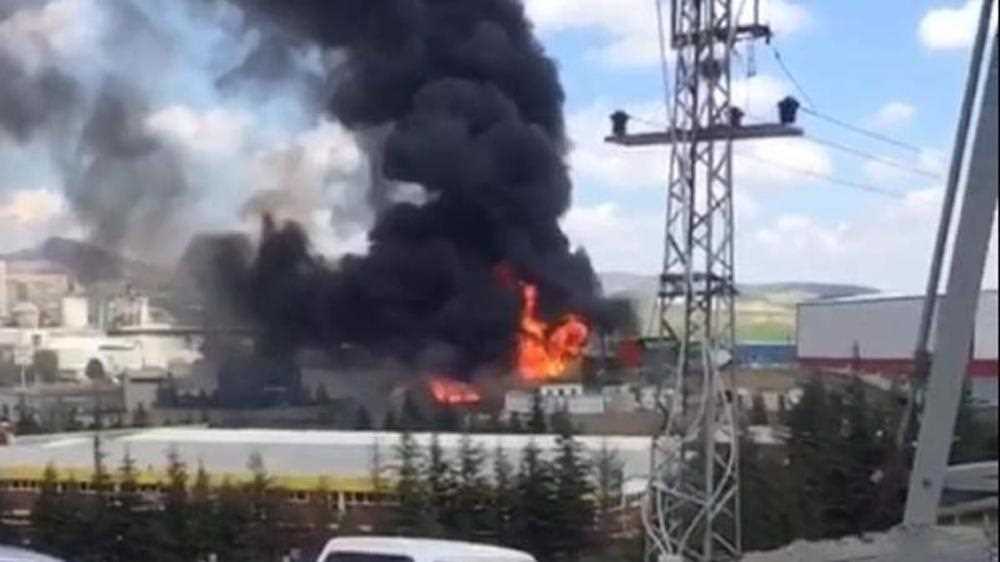 Başkent'te fabrika yangını