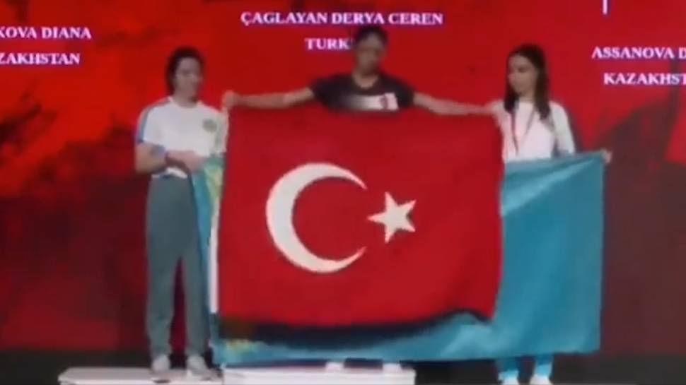 Dünya Bilek Güreşi Şampiyonası'nda bayrak krizi! 