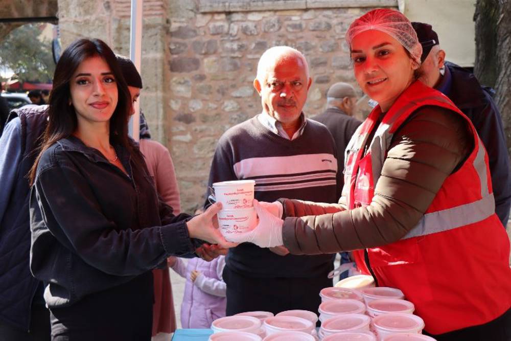 Atatürk’ün en sevdiği yemekler İzmit'te vatandaşlara ikram edildi