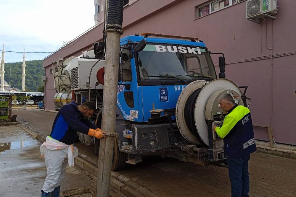 BUSKİ ekipleri Antalya'da sel bölgesinde