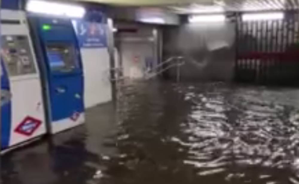 İspanya’da  metro sular altında kaldı