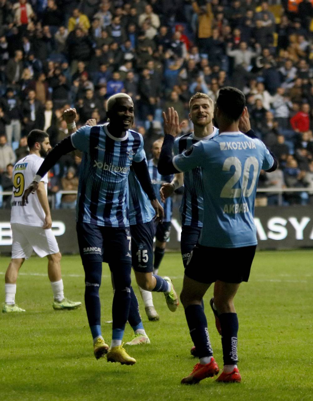 Adana Demirspor, İstanbulspor'u 6-0 Yendi!