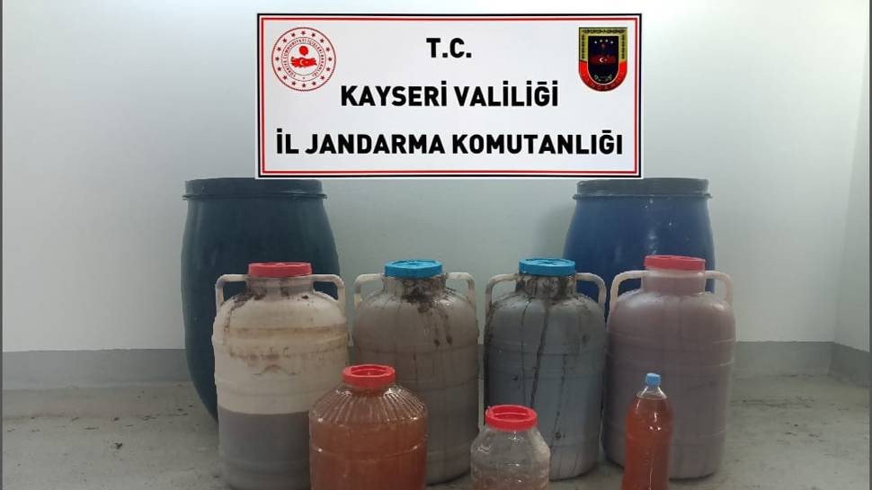 Jandarma ekipleri 407 litre el yapımı şarap ele geçirdi