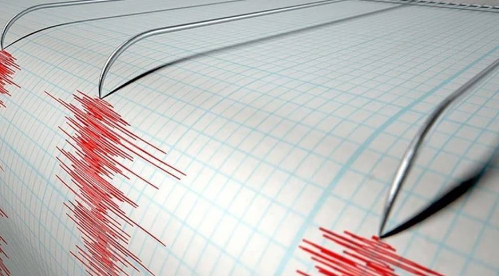 Endonezya'da 5,8 büyüklüğünde deprem