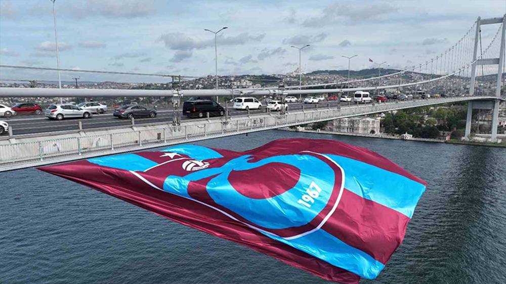 Trabzonspor bayrağını indirmeye çalışan Rambo Okan gözaltına alındı