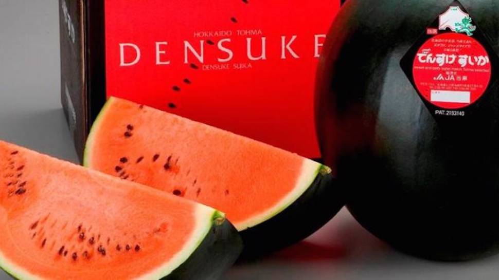 Densuke karpuzu 4 bin 500 dolara satıldı