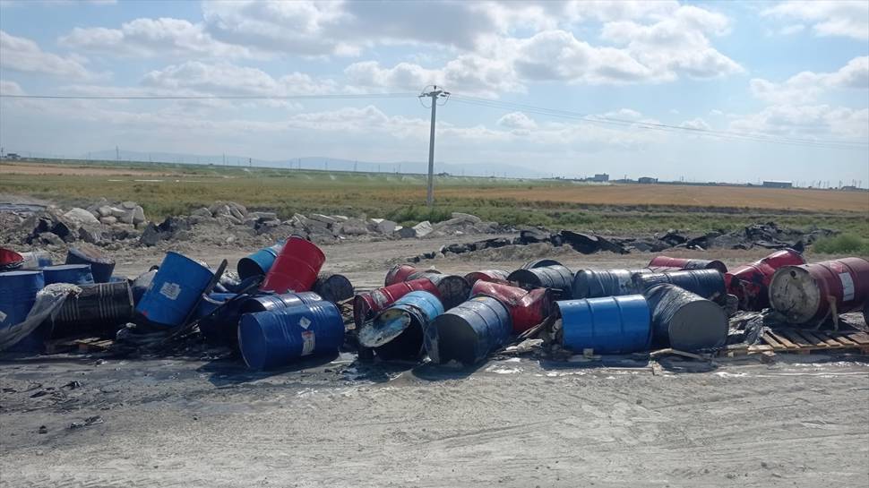 Konya'da varillerden sızan kimyasallar nedeniyle onlarca hayvan yaralandı