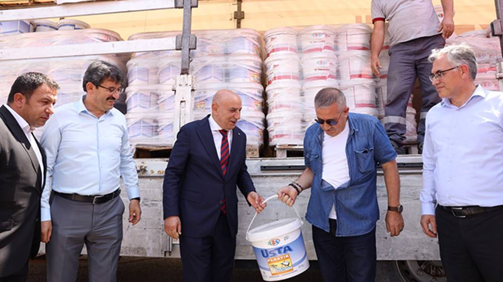 Keçiören Belediyesinden okullara boya yardımı