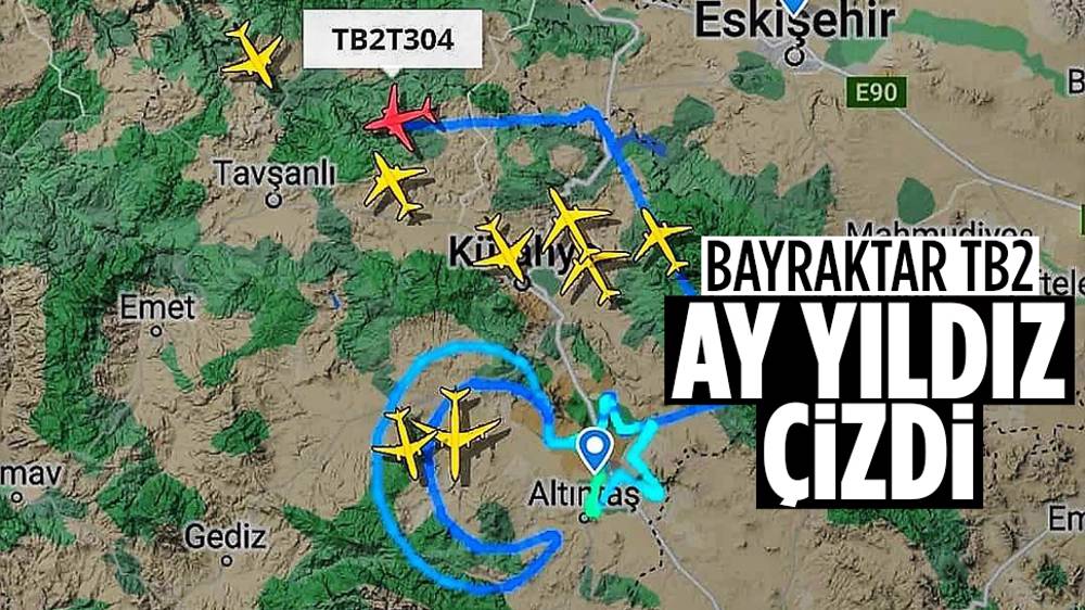 Bayraktar TB2 İHA, ay yıldız çizdi!
