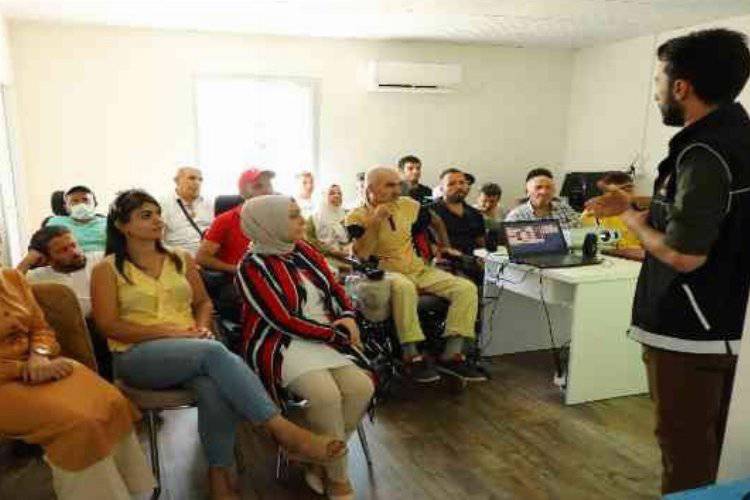 Diyarbakır'da  ‘en iyi narkotik polisi anne’ semineri