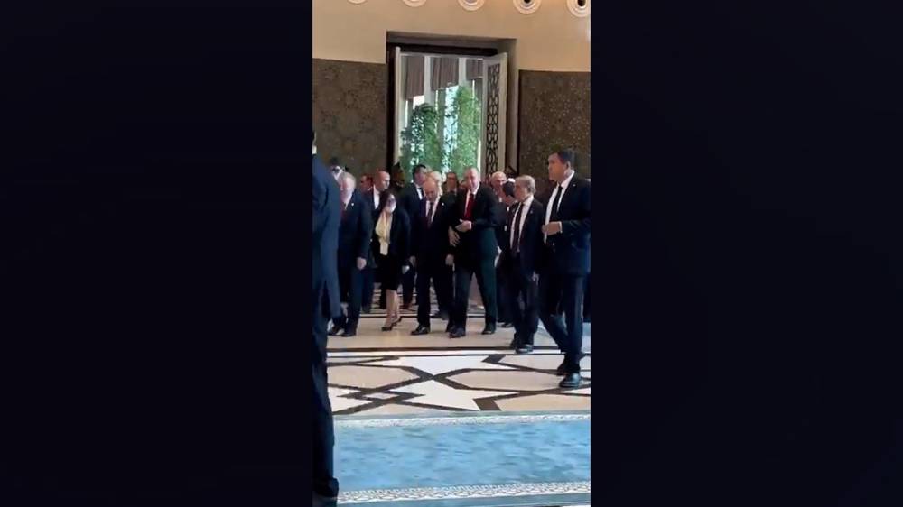 Erdoğan ve Putin kol kola