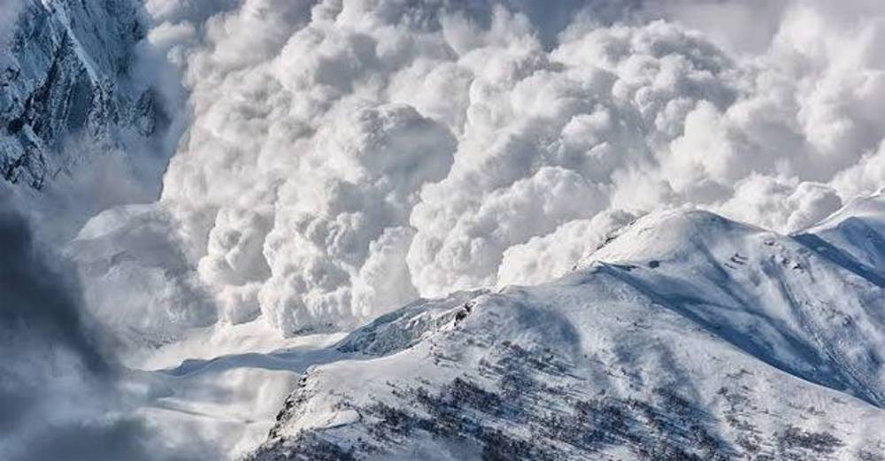 Himalayalar'da çığ felaketi, 10 dağcı öldü