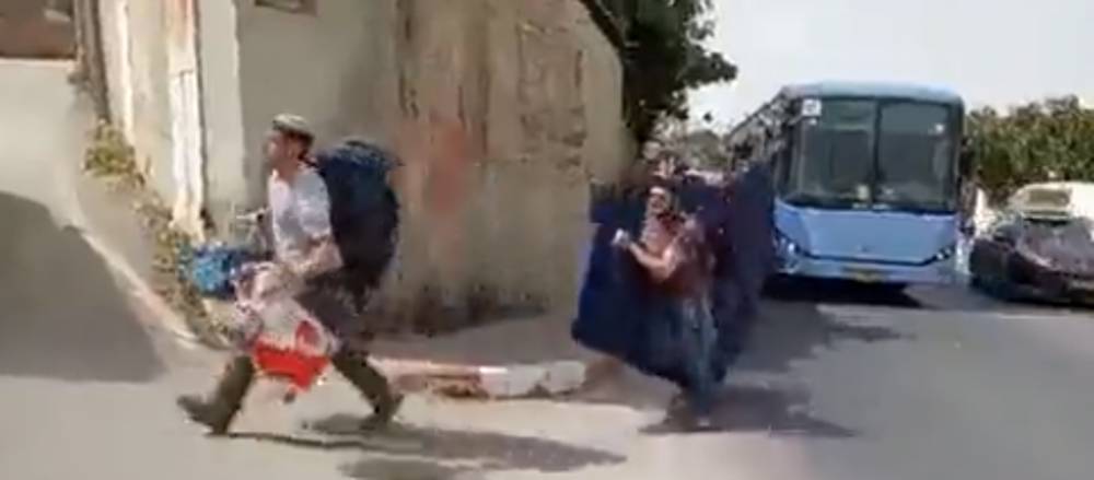 Yahudiler öldürülen Filistinlilerin evlerini yağmaladı