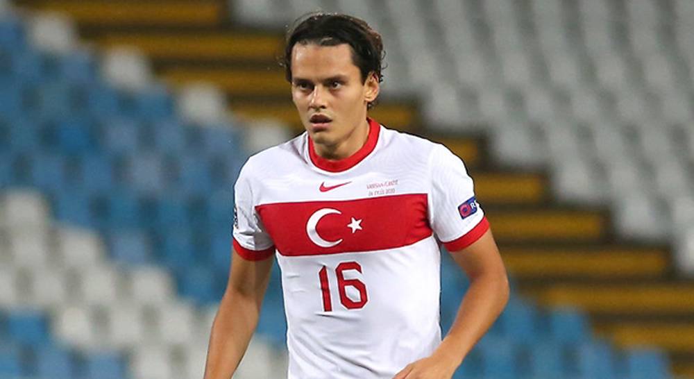 Enes Ünal kimdir?