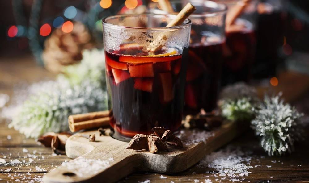 Glühwein (Alman Sıcak Şarabı) Nedir, Nasıl Yapılır? 