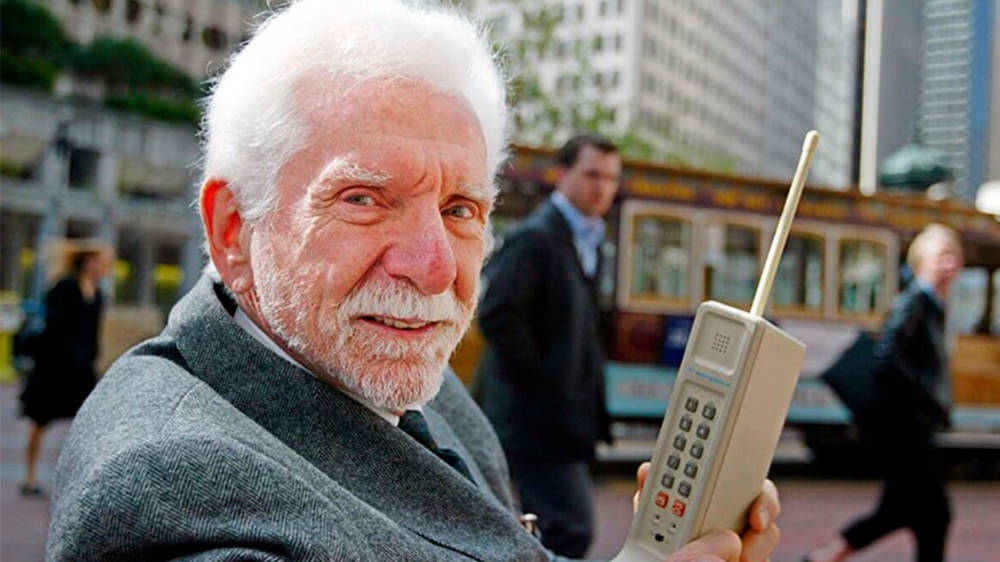 Martin Cooper kimdir?