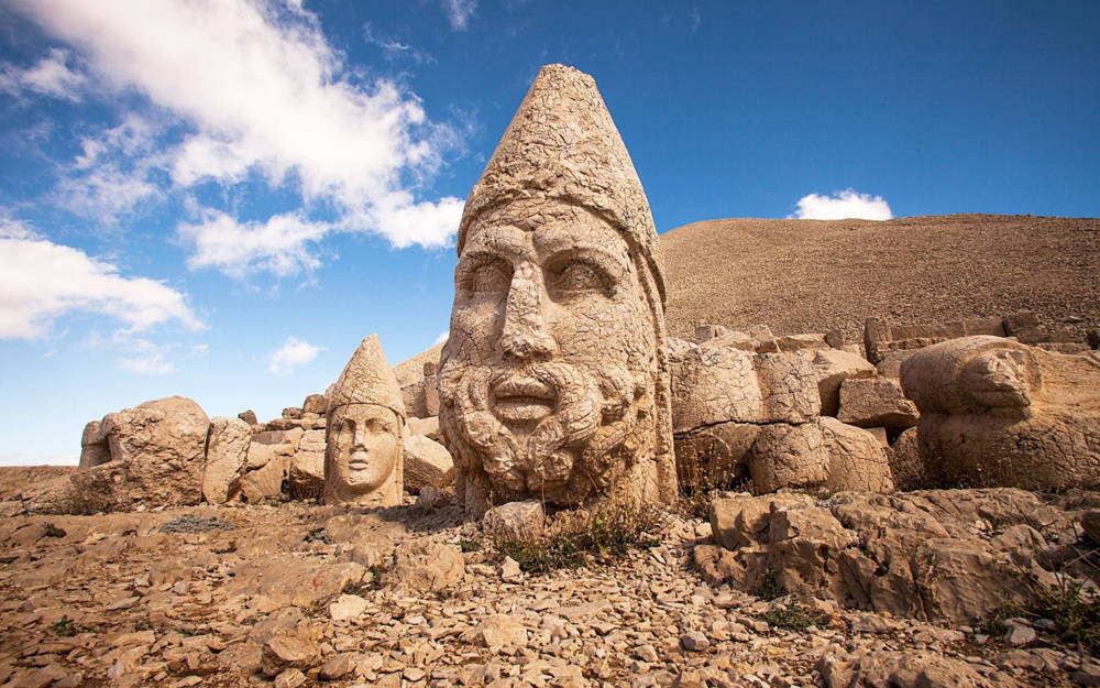 Nemrut Dağı Nerede? Nemrut Dağı Hangi Şehirde, Hangi İlçeye Bağlı?