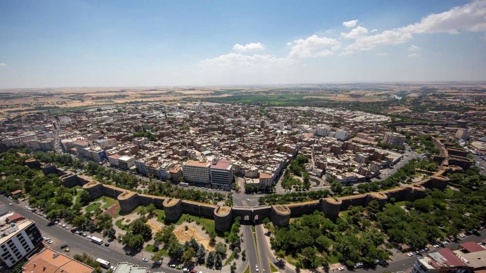 Urfa Diyarbakır arası kaç km ve kaç saat?