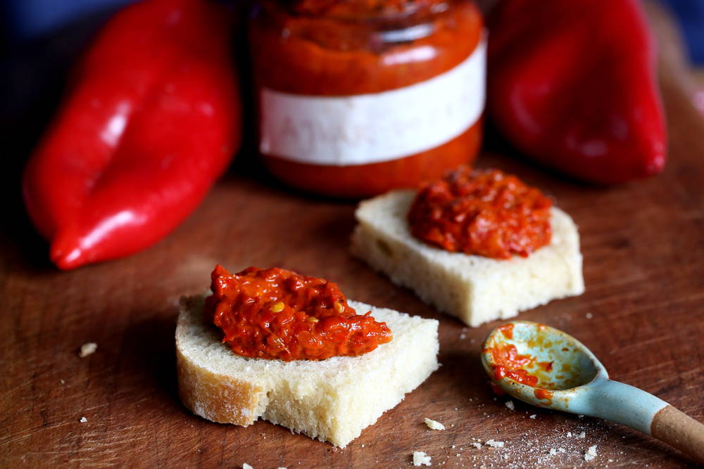 Yılbaşı Sofran İçin Meze Önerisi: Ajvar Tarifi