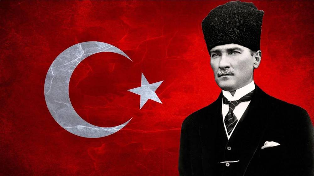 Mustafa Kemal Atatürk'ün Gençliğe Hitabesi: 'Ey Türk Gençliği!