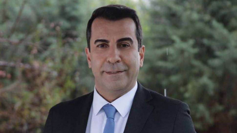 Oyuncu Emre Karayel acı haberle sarsıldı! 