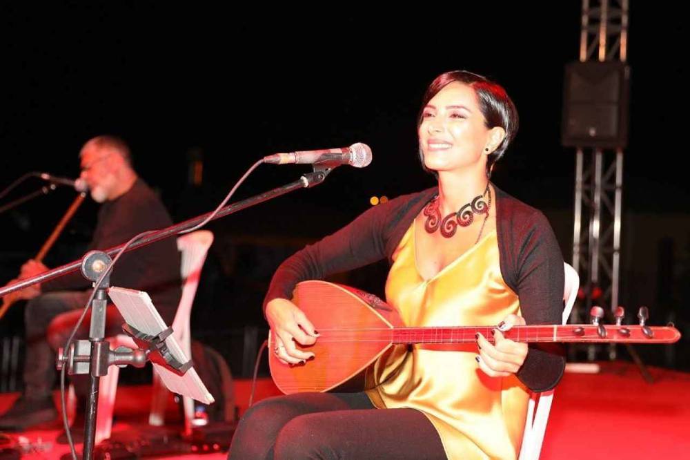Özlem Özdil Kimdir? Kaç Yaşında, Nereli? 