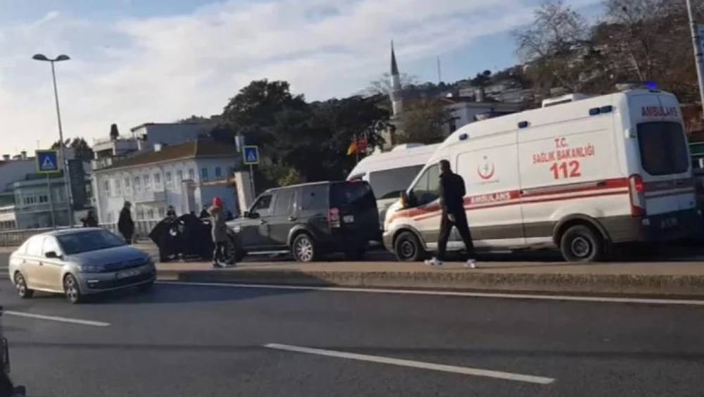 Sarıyer’de yol isteyen ambulansa aldırmadan dakikalarca tartıştılar