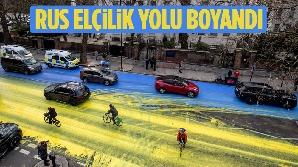 Rus elçiliği yolu mavi-sarı renge boyandı