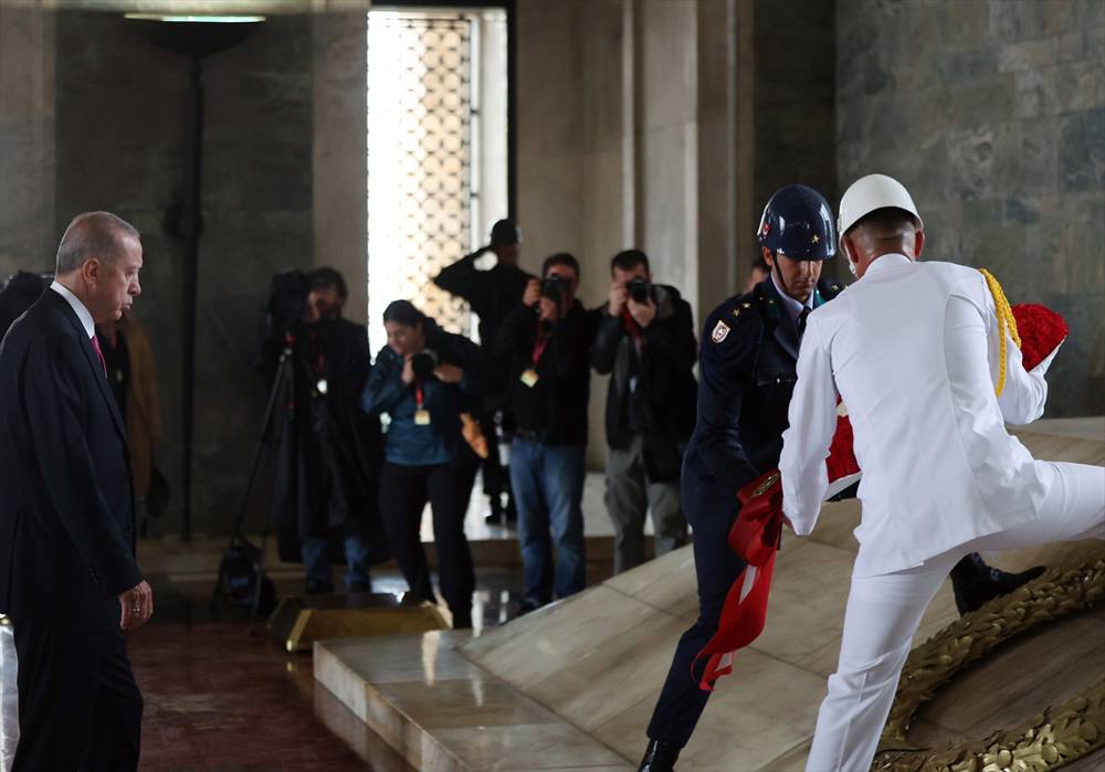 Cumhurbaşkanı Erdoğan Anıtkabir'de