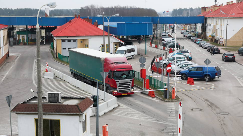 Rusya ve Belarus plakalı tır ve kamyonlar ülkeye alınmayacak