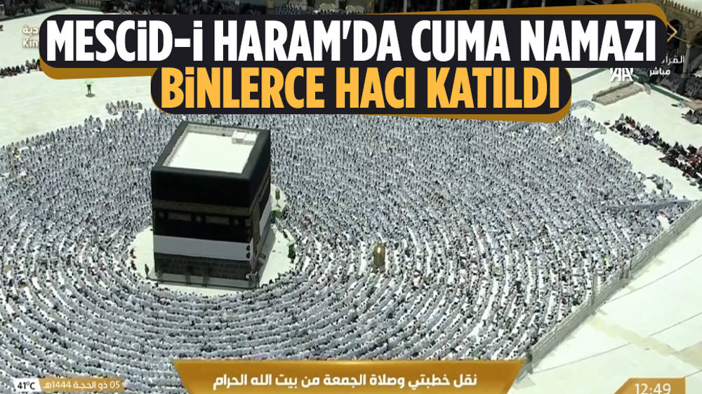 Yüz binlerce hacı adayı cuma namazını Mescid-i Haram'da kıldı