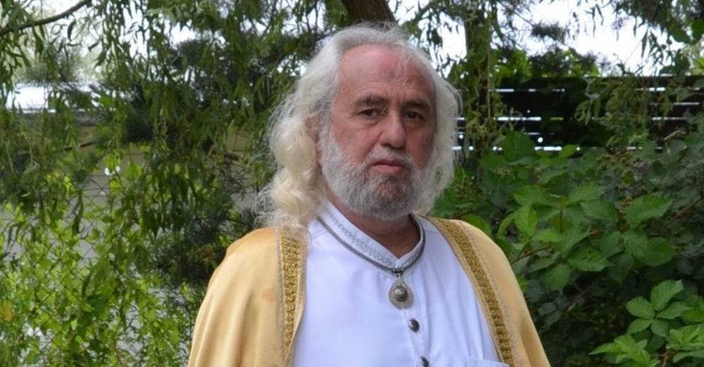 Hasan Mezarcı kimdir?