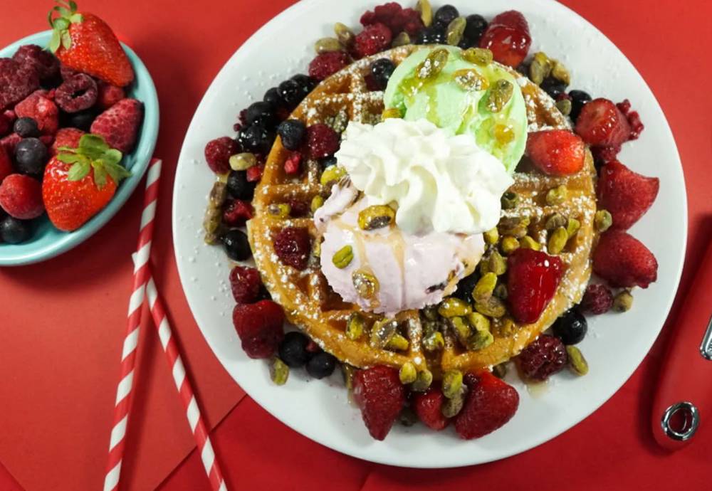 Sıcakların Gelişiyle serinlemek isteyenlere dondurmalı tarifler: Dondurmalı Waffle Tarifi