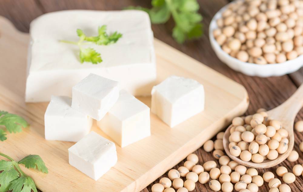 Soya Sütünden elde edilen Tofu Nedir, Ne İşe yarar, Nasıl Yapılır?