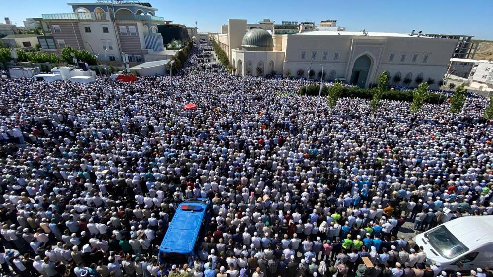 Menzil cemaati lideri Abdulbaki Erol son yolculuğuna uğurlandı