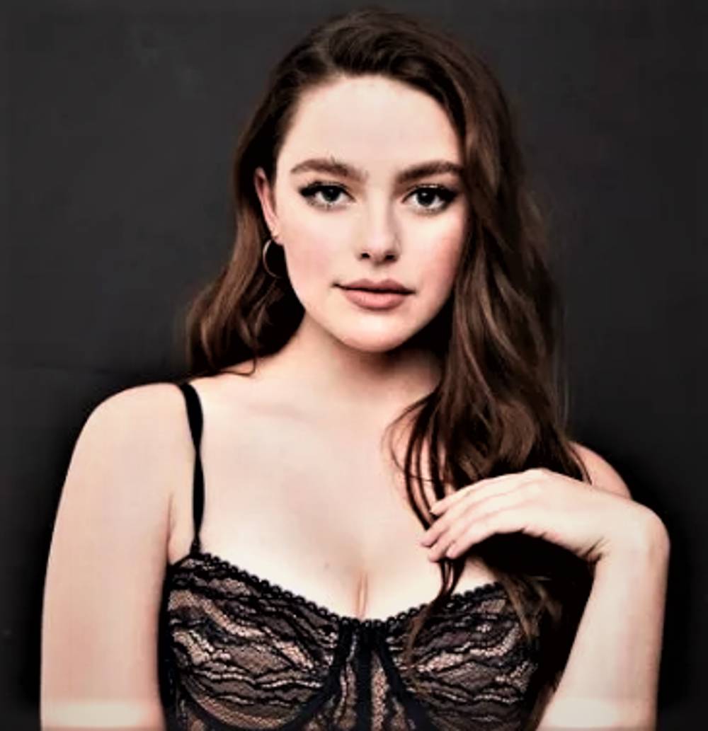 Danielle Rose Russell kimdir?