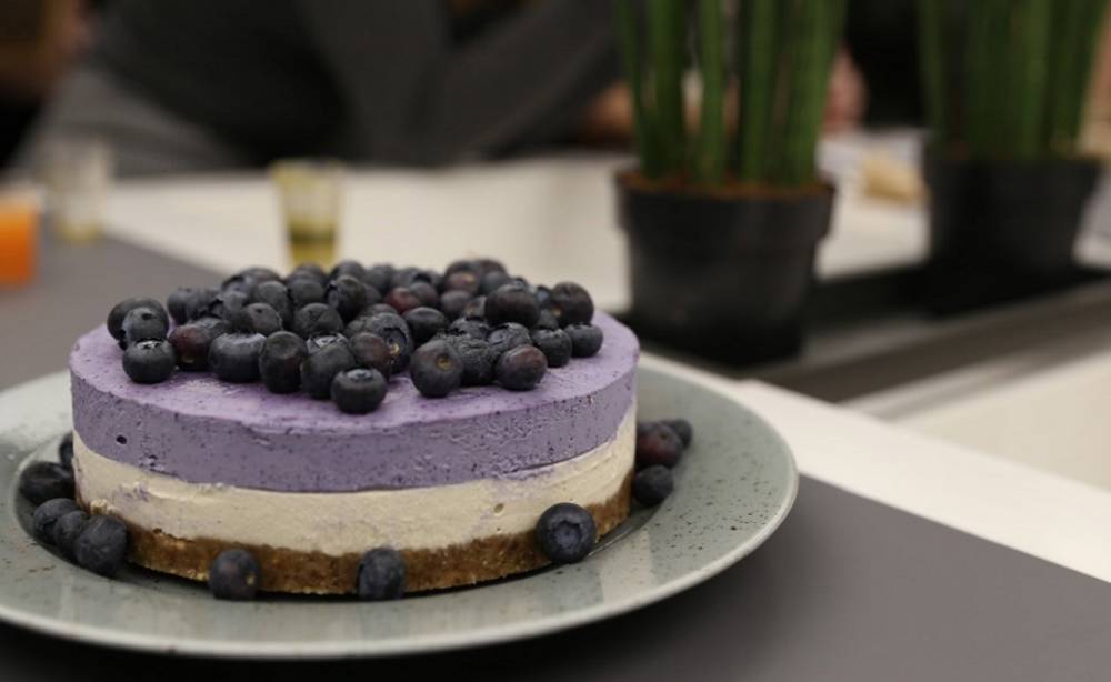 Sağlıklı Tatlı Tarifleri: Yabanmersinli Cheesecake