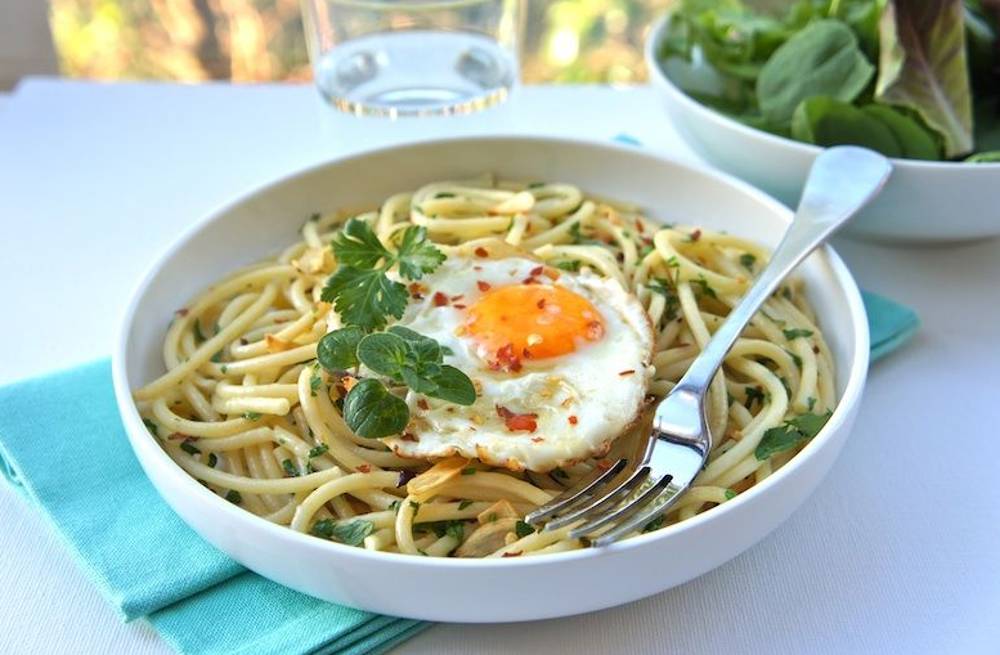 Aşırı Sıcaklarda Canı Makarna Sevenlere Gelsin: Yumurtalı Makarna Tarifi