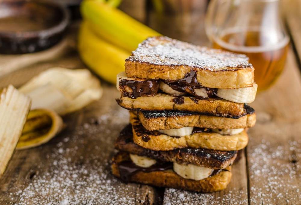 Sıcakta Yemekle Uğraşamam Diyenlere: Muzlu Çikolatalı Tost