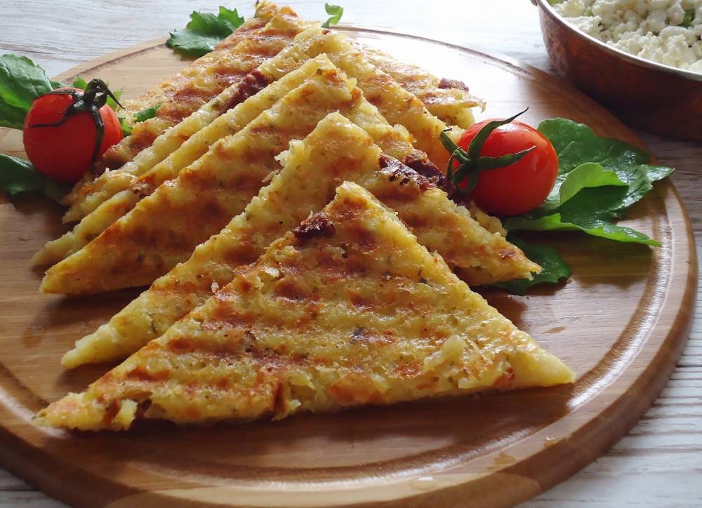 Sıcakta Yemekle Uğraşamam Diyenlere: Patatesli Tost Tarifi