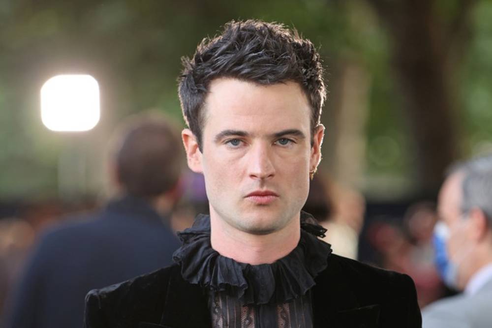 Tom Sturridge kimdir? 