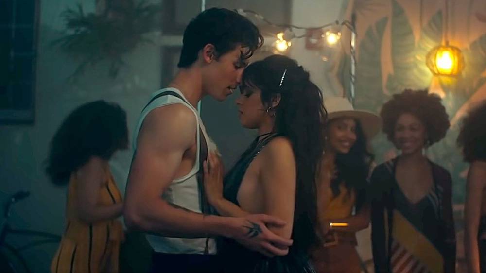  Shawn Mendes & Camila Cabello – Señorita Türkçe çeviri, dinle