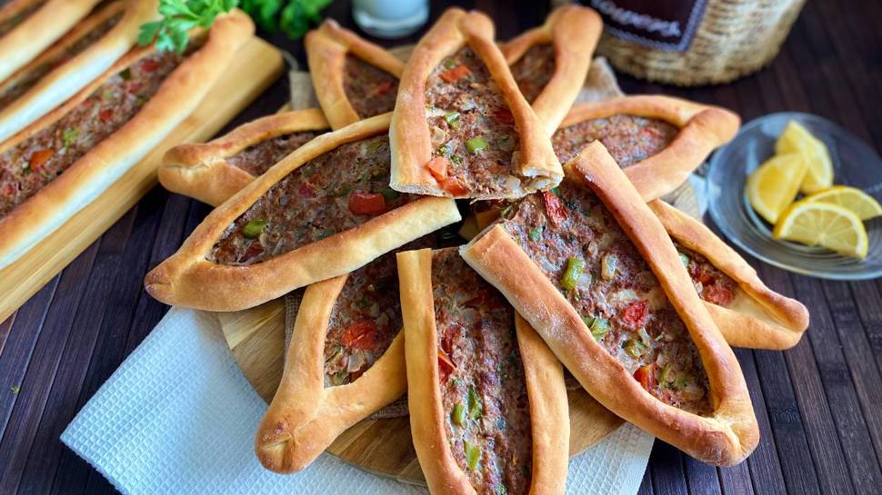 Kıymalı pide tarifi! 