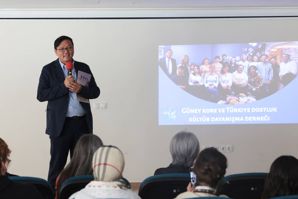 Güney Koreliler Gaechunjeol'u Çankaya'da kutladılar