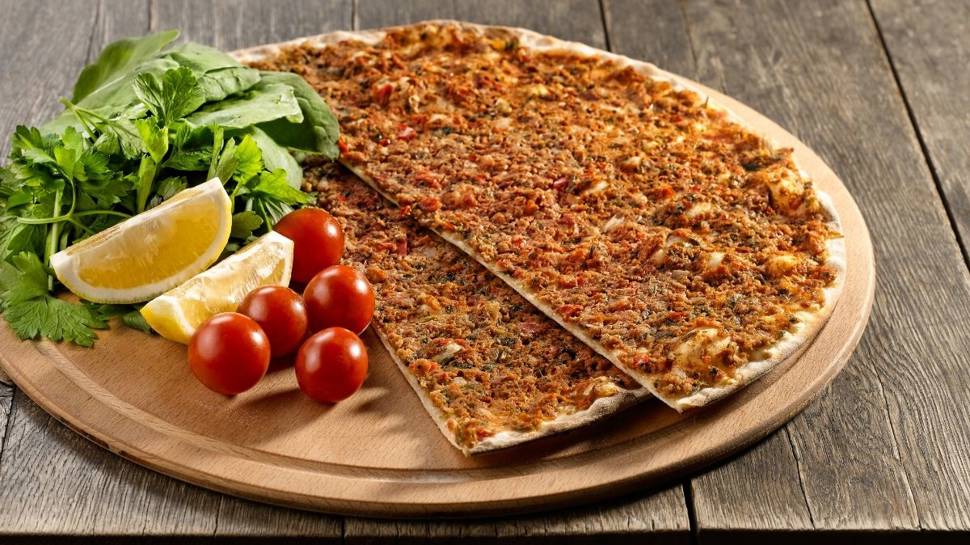 Lahmacun nasıl yapılır?