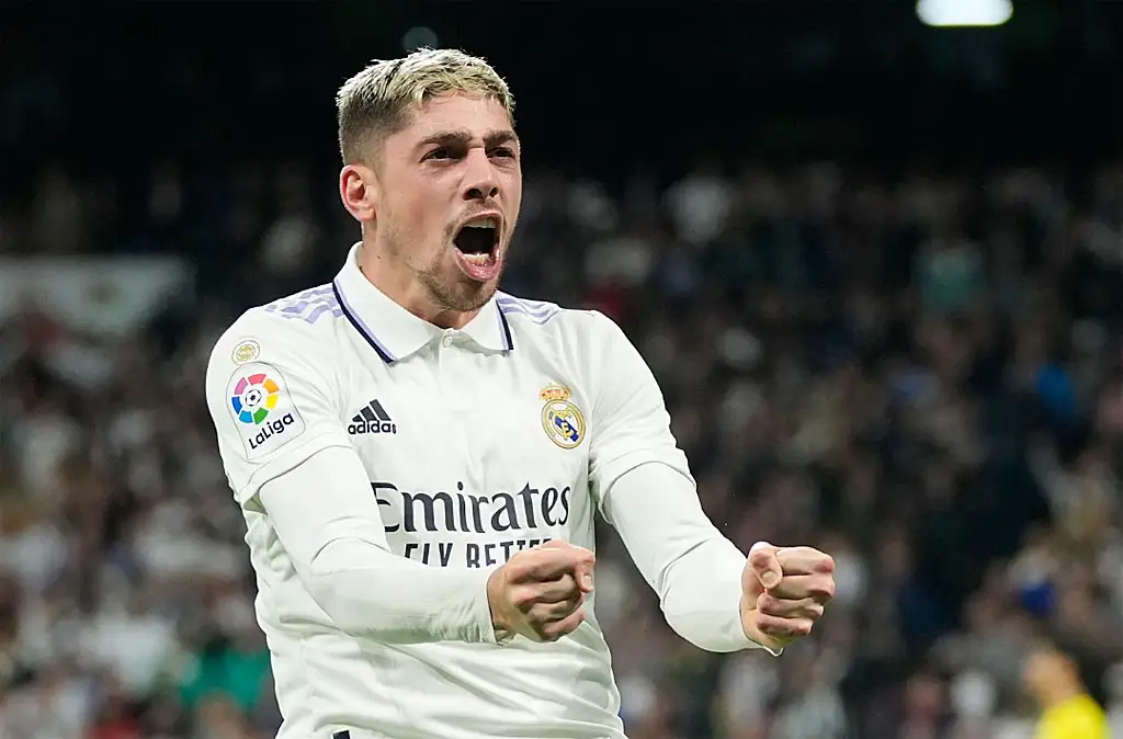  En çok merak edilen futbola ve Real Madrid’e veda eden Toni Kroos’un 8 numarasının kime gideceğiydi. Yeni sezonda 8 numaralı formayı Federico Valverde giyecek. 