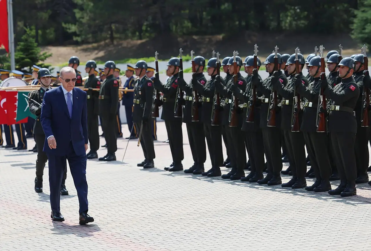  Gazze'de  9 aydır yaşanan insanlık dramıyla ilgili konuşan Cumhurbaşkanı Erdoğan, Gazze'de yaşananların savaş değil soykırım olduğunu ifade etti.  