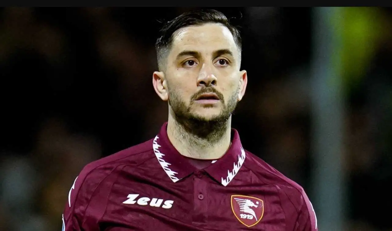 Kostas Manolas kimdir?