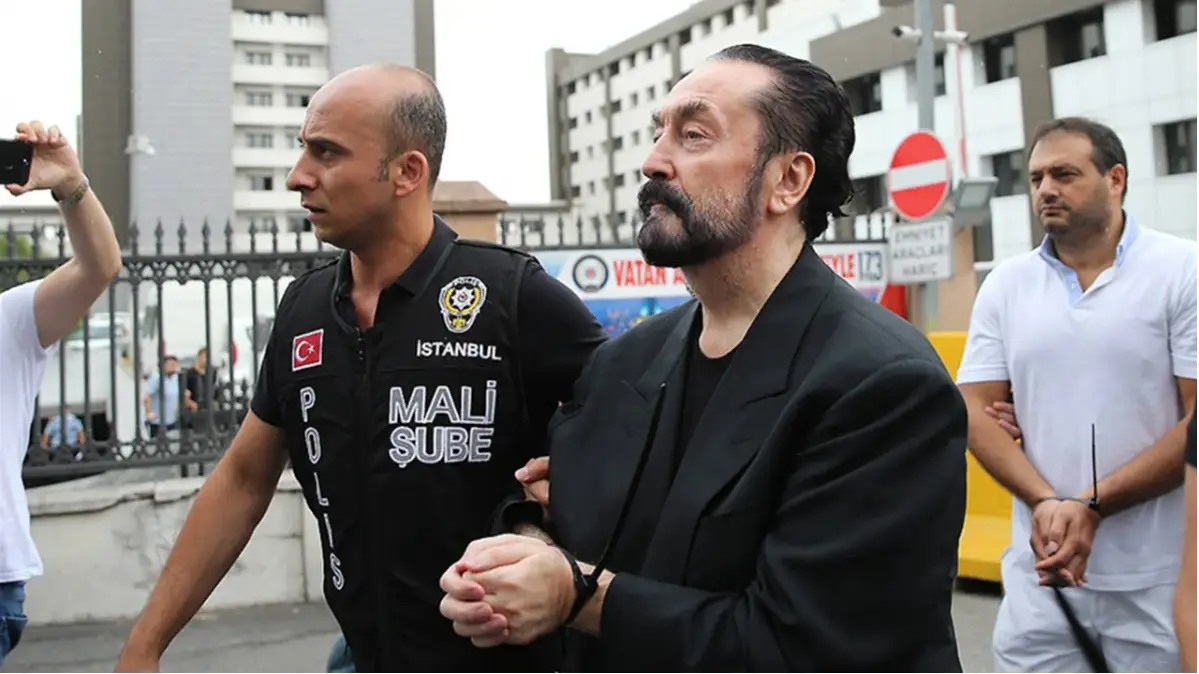 Adnan Oktar davasının firari iki hükümlüsü yakalandı